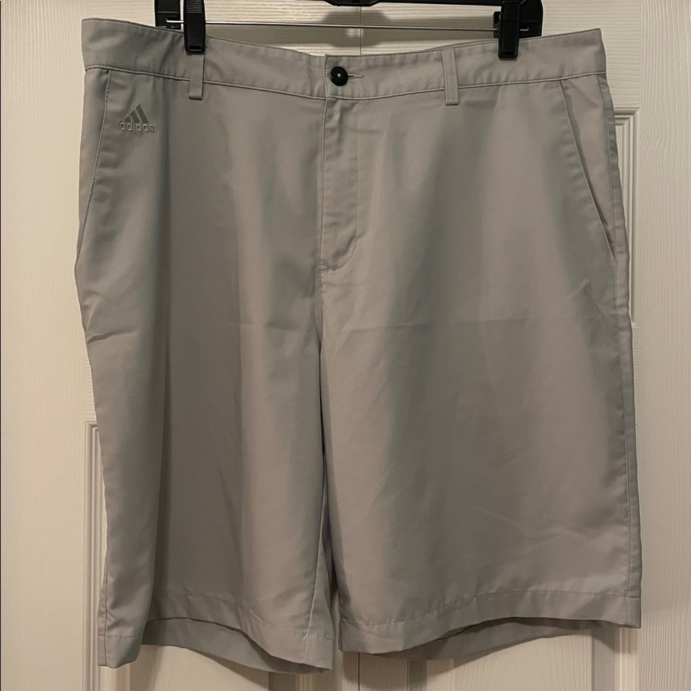 Adidas Men's Light Gray Flat Front Shorts. Size 38